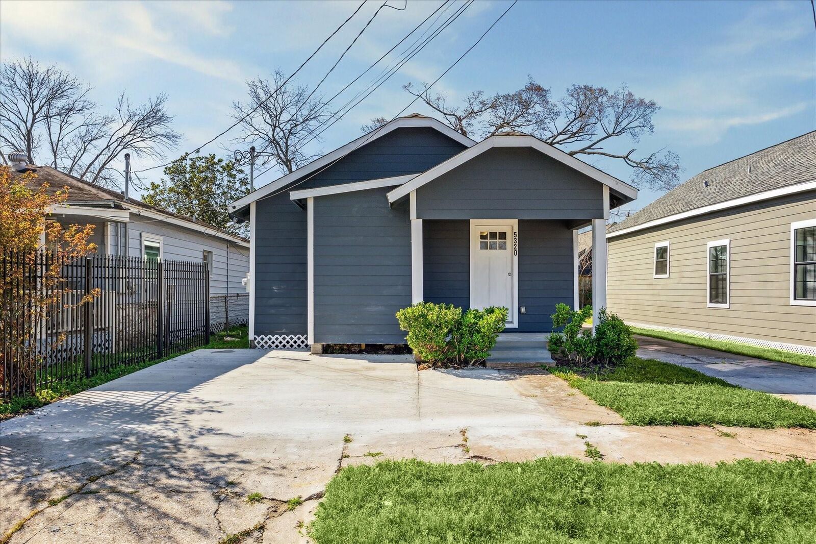 Property Photo:  5320 Bell St  TX 77023 