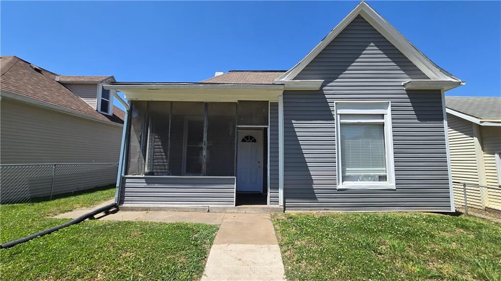 Property Photo: 2316 S 10 Street MO 64503
