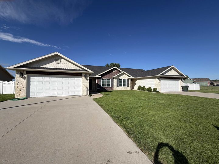 Property Photo: 2108 Iron Eagle Ct. 2110 Iron Eagle Ct. NE 69101