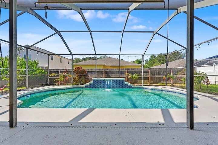 Property Photo:  12640 Longcrest Drive  FL 33579 