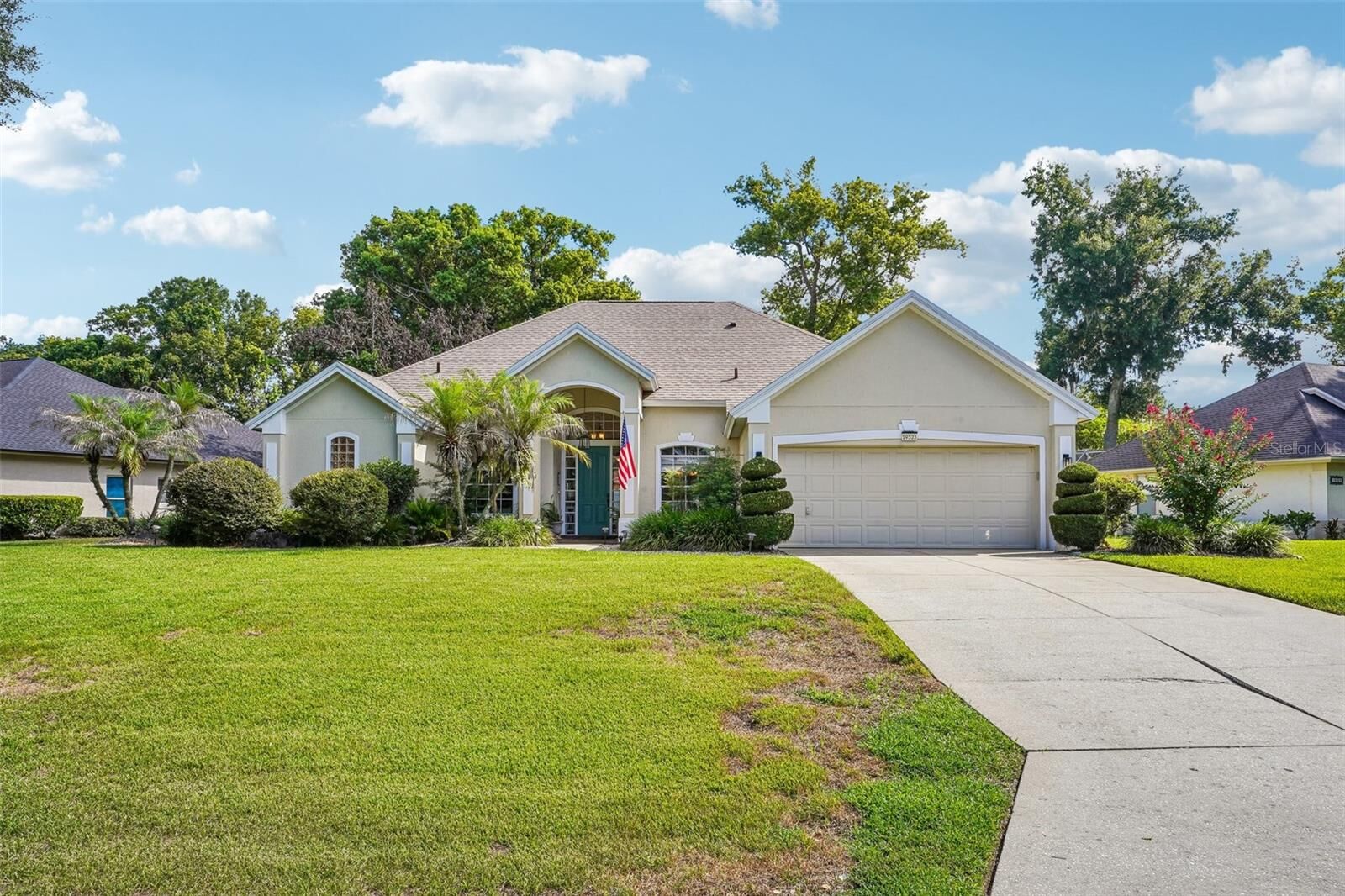 Property Photo: 19323 Park Place Boulevard FL 32736