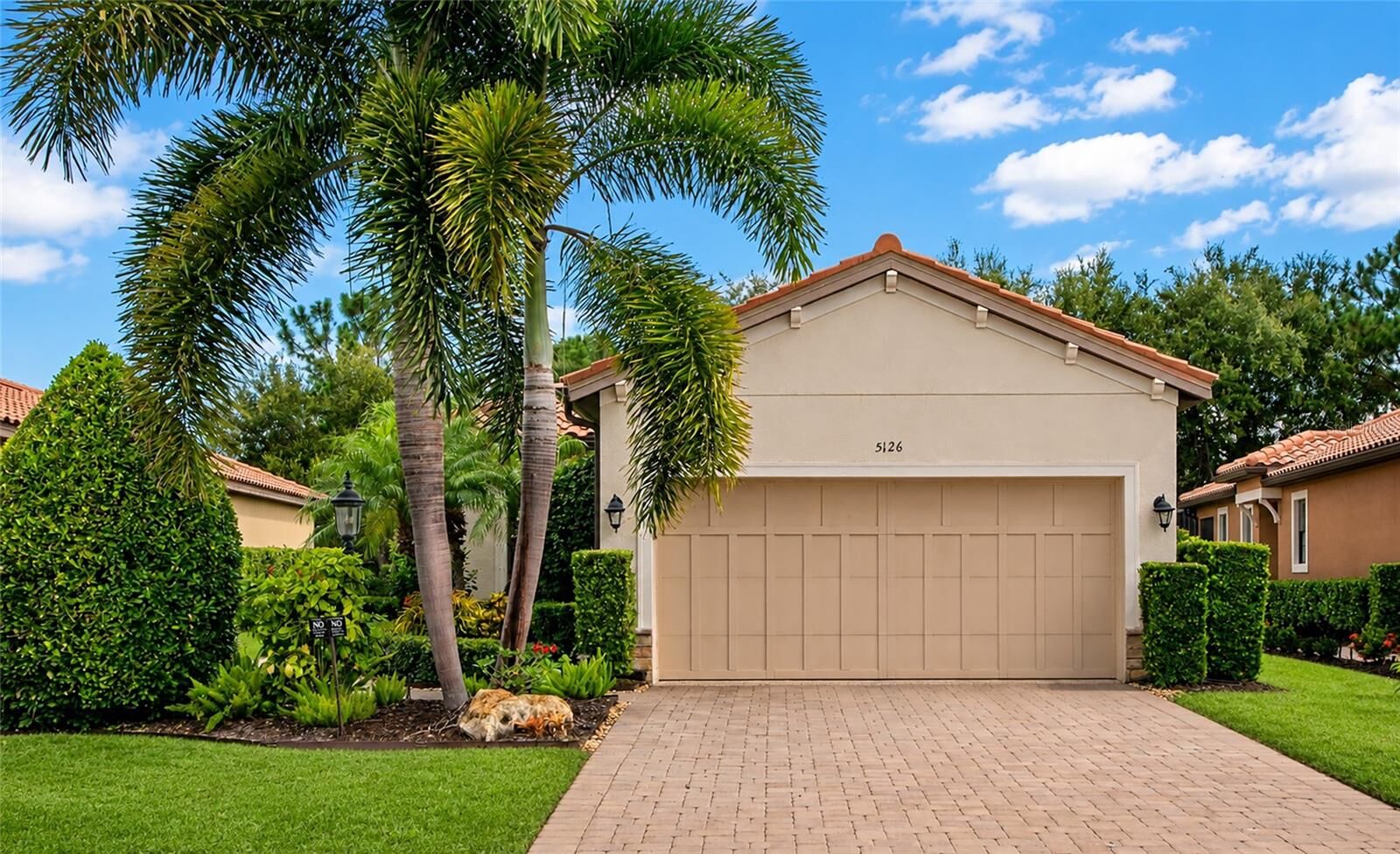 Property Photo:  5126 Savona Run  FL 34211 