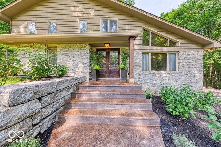 Property Photo:  12 Mill Run Court  IN 46038 