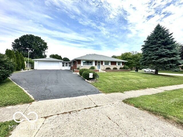 Property Photo:  602 Elm  IN 46107 