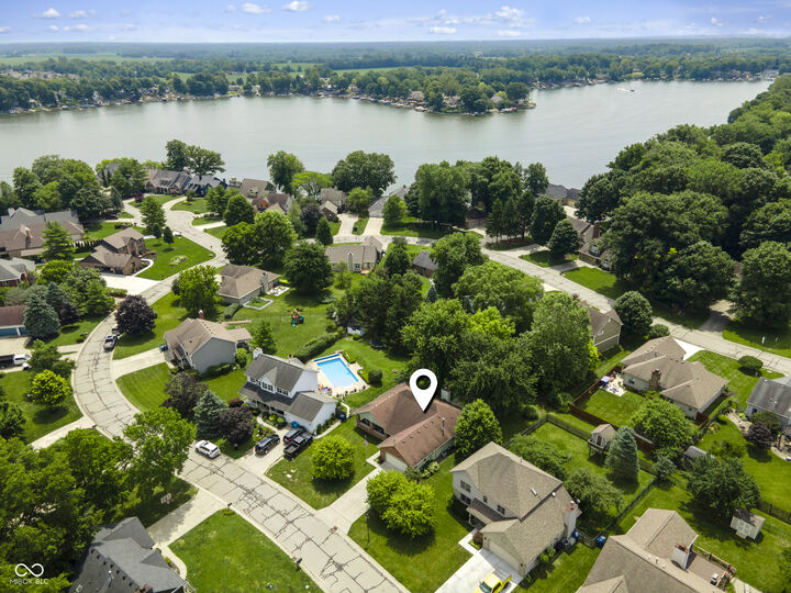 Property Photo:  1305 N Catamaran Circle  IN 46034 