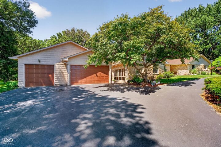 Property Photo:  6926 Woodridge Drive  IN 46123 