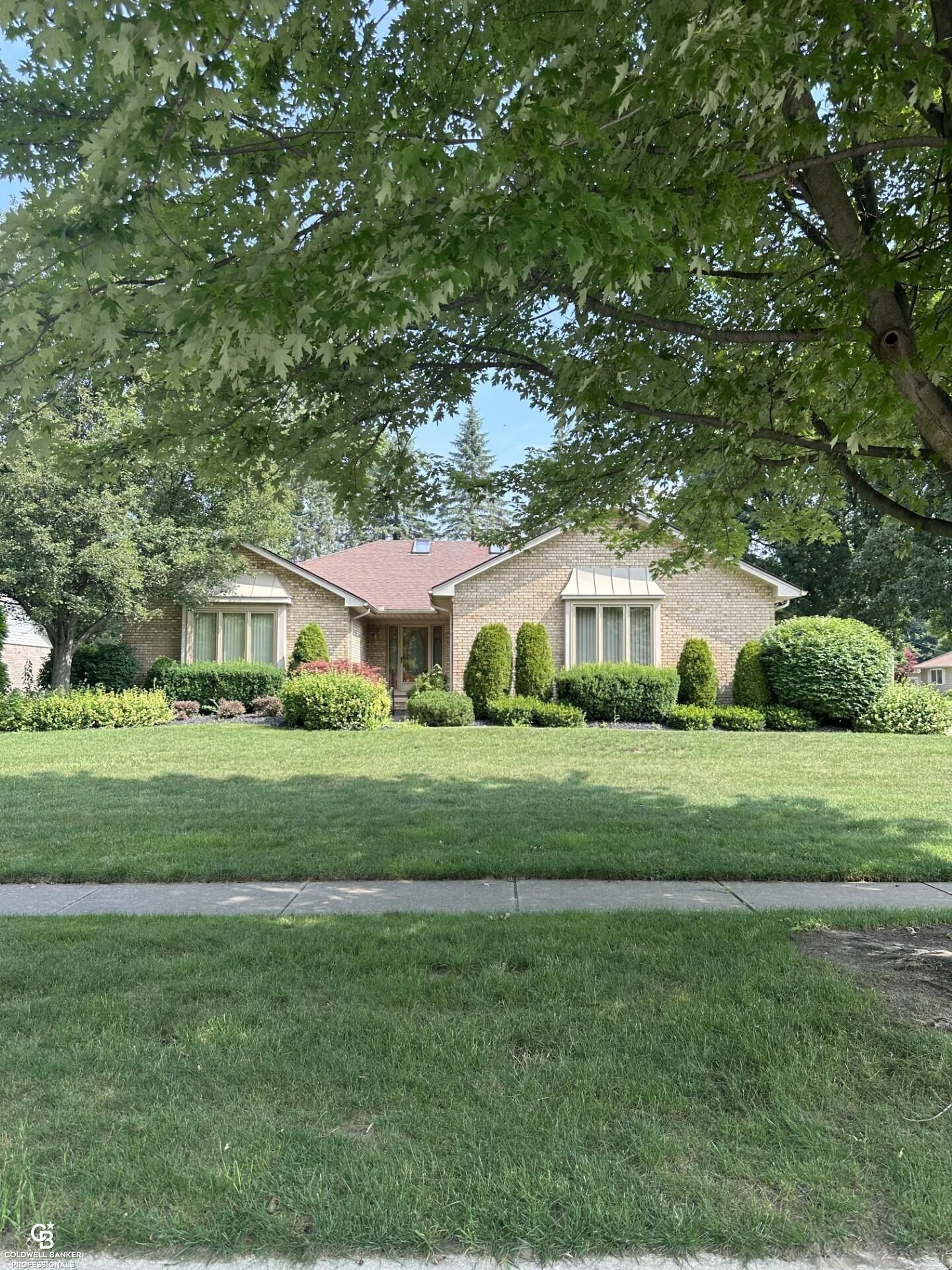Property Photo: 35981 Diane Lane MI 48062