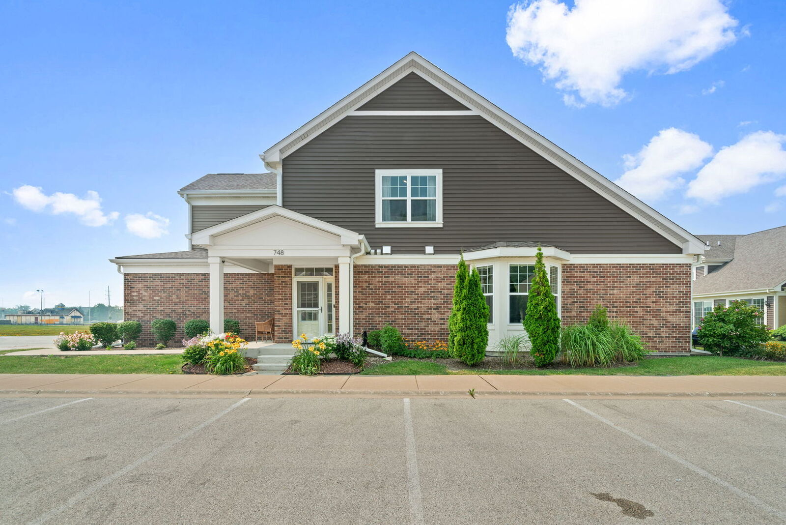 Property Photo: 748 N Verandah Drive 748 IL 60133