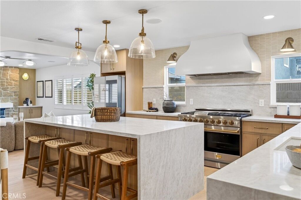 Property Photo:  931 Carina Ave  CA 92870 