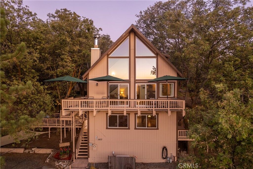 Property Photo: 1403 Yosemite CA 92352