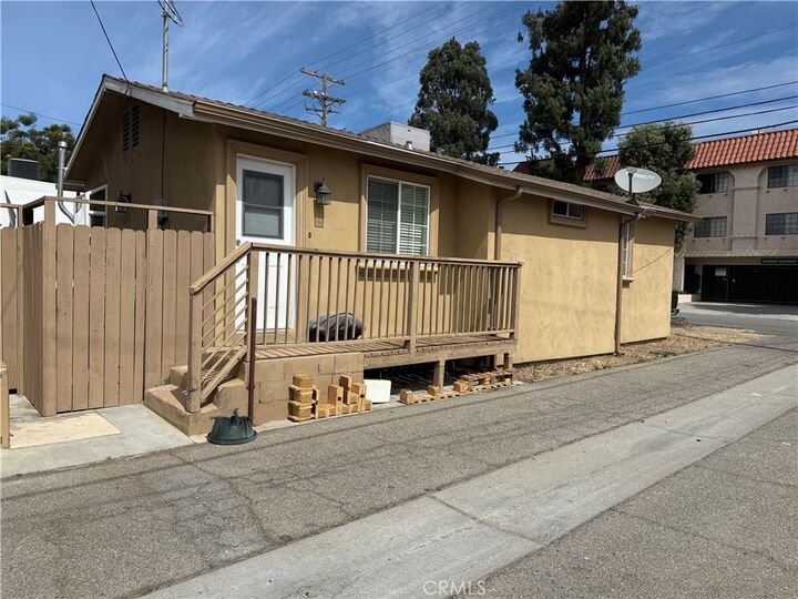 Property Photo: 2014 Peyton Avenue CA 91504