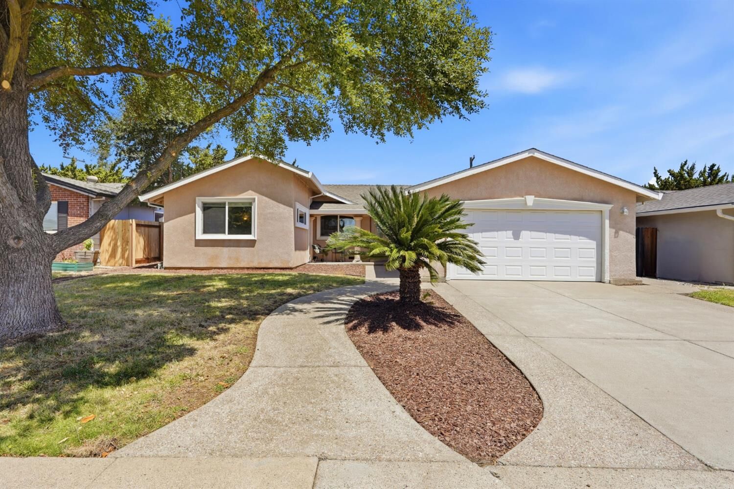 Property Photo:  8225 Lake Forest Drive  CA 95826 