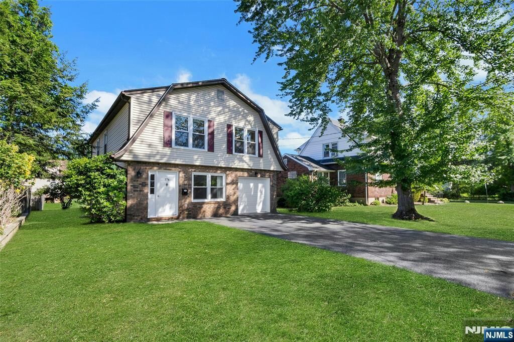 Property Photo:  176 Franklin  NJ 07647 
