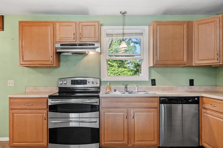 Property Photo: 7 Mack Street NH 03110
