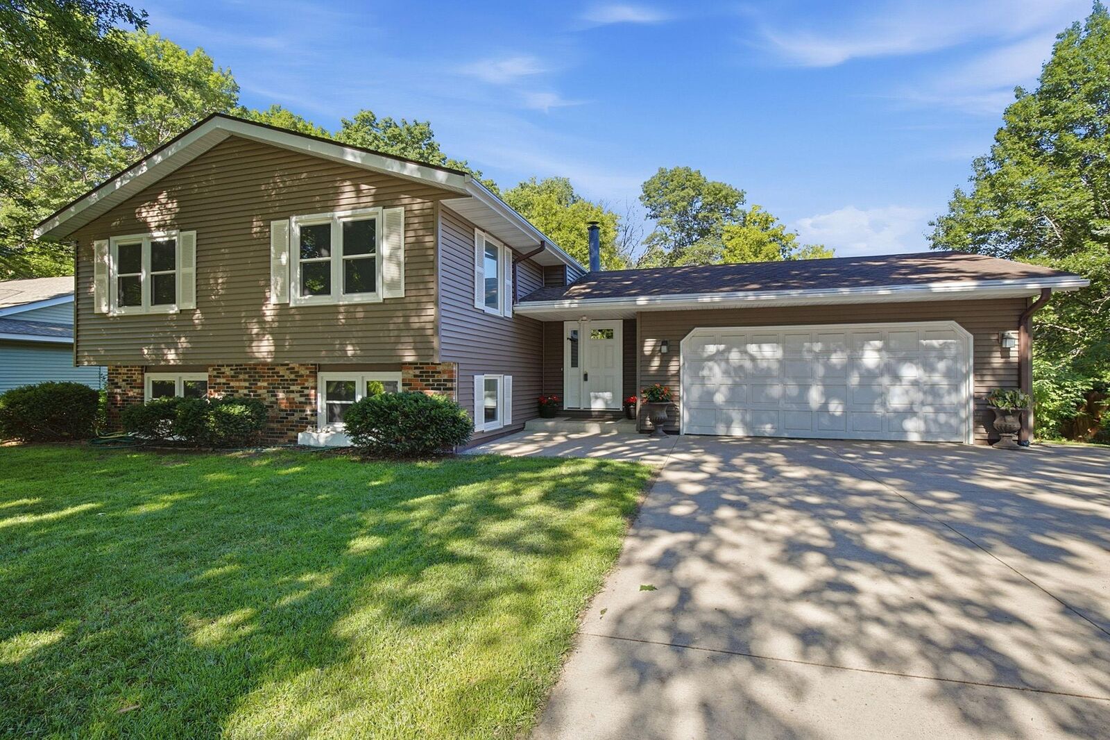 Property Photo: 17565 Italy Path MN 55044
