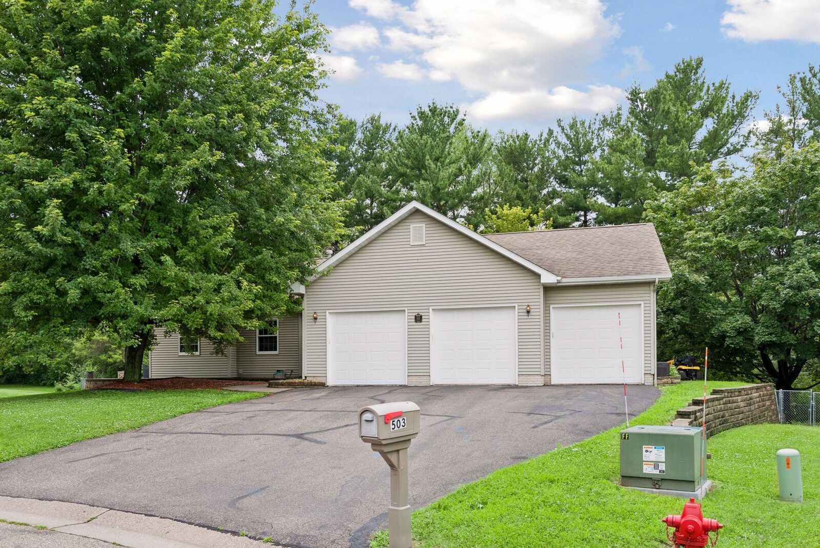 Property Photo:  503 Hillcrest Drive  WI 54023 