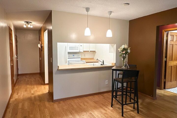 Property Photo:  2809 E Minnehaha Parkway 304  MN 55417 