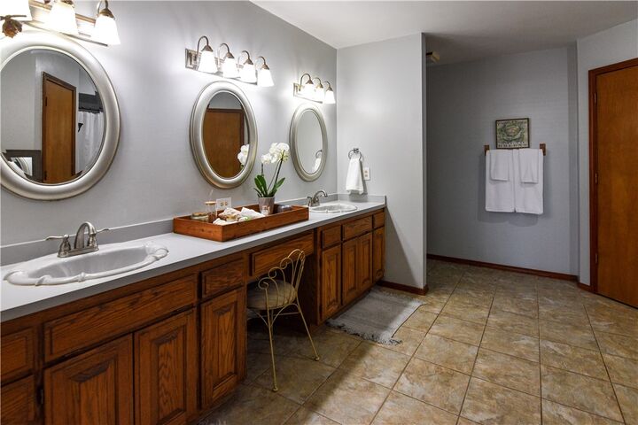 Property Photo: 601 Garland Place AR 72745