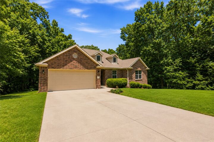 Property Photo:  1 Pennine Circle  AR 72714 