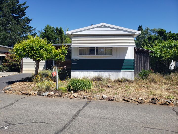 Property Photo:  222 Ollis Road Unit 25  OR 97523 