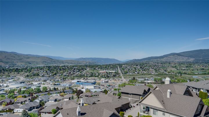Property Photo: 1050 Mt. Revelstoke Place 4 BC V1B 2N4