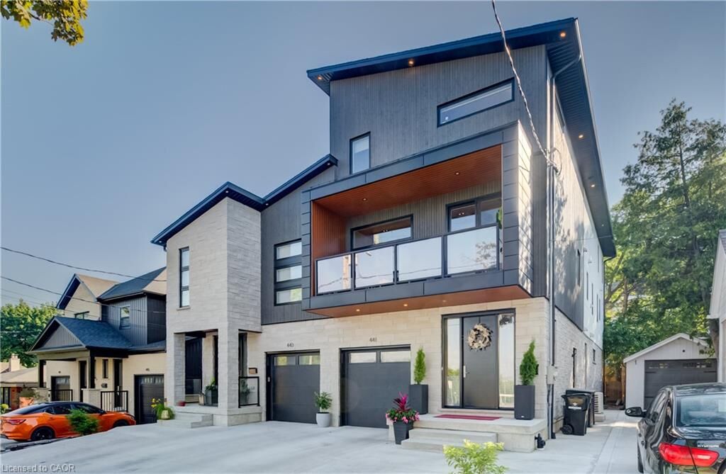 Property Photo: 441 East Avenue ON N2H 1Z7
