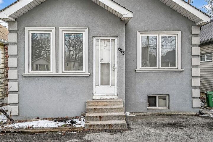 Property Photo:  643 Upper Wellington Street  ON L9A 3R2 