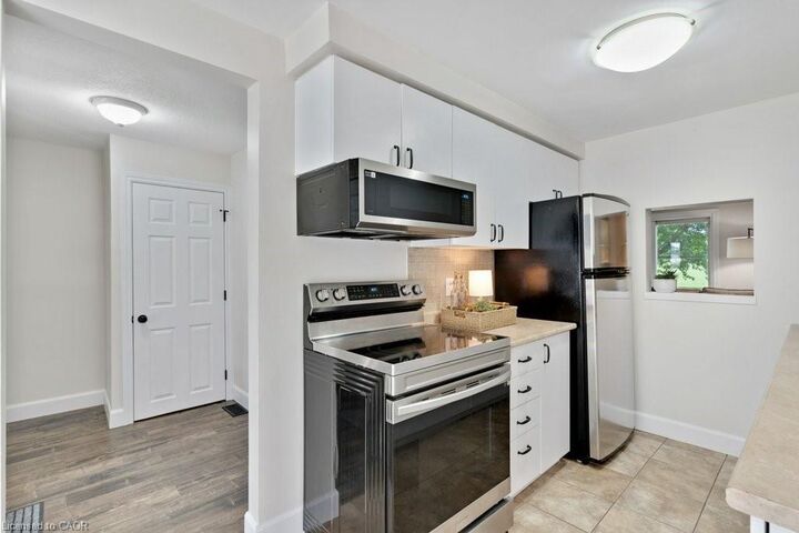 Property Photo:  700 Erinbrook Drive 22  ON N2E 2S7 
