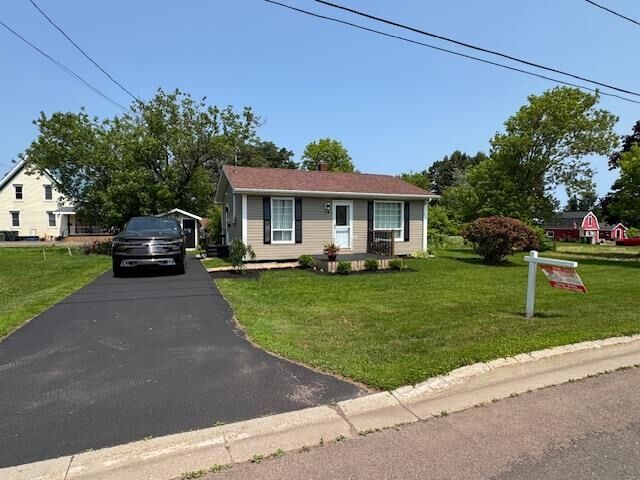 14 East Drive — photo 1