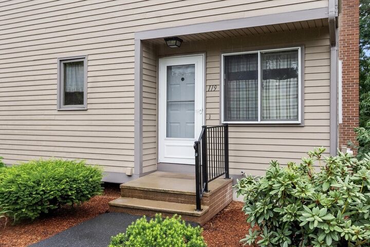 Property Photo:  119 Cortland Cir 119  MA 01453 