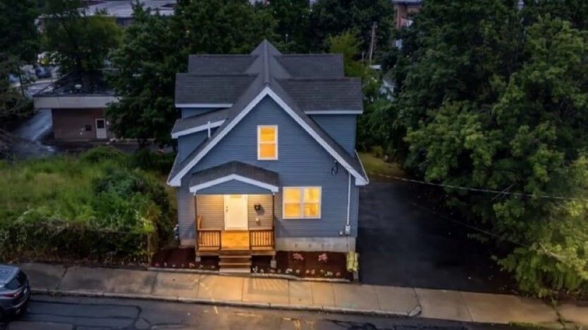 Property Photo:  22 Plymouth St  MA 01420 
