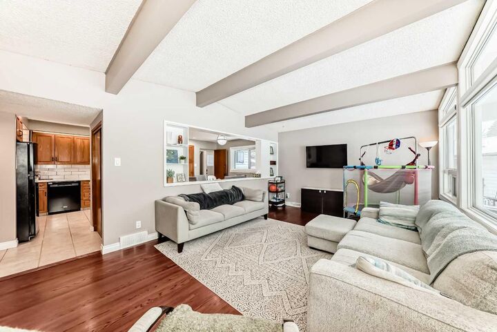Property Photo:  8043 Elbow Drive SW  AB T2V 1K5 