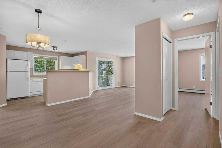 Property Photo: 604 8 Street SW 3301 AB T4B 2W4