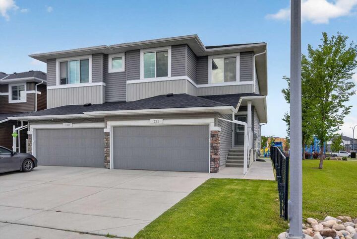 125 Redstone Common NE — photo 1