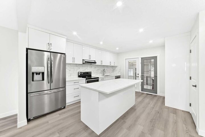 Property Photo:  3319 Radcliffe Drive SE  AB T2A 5X3 