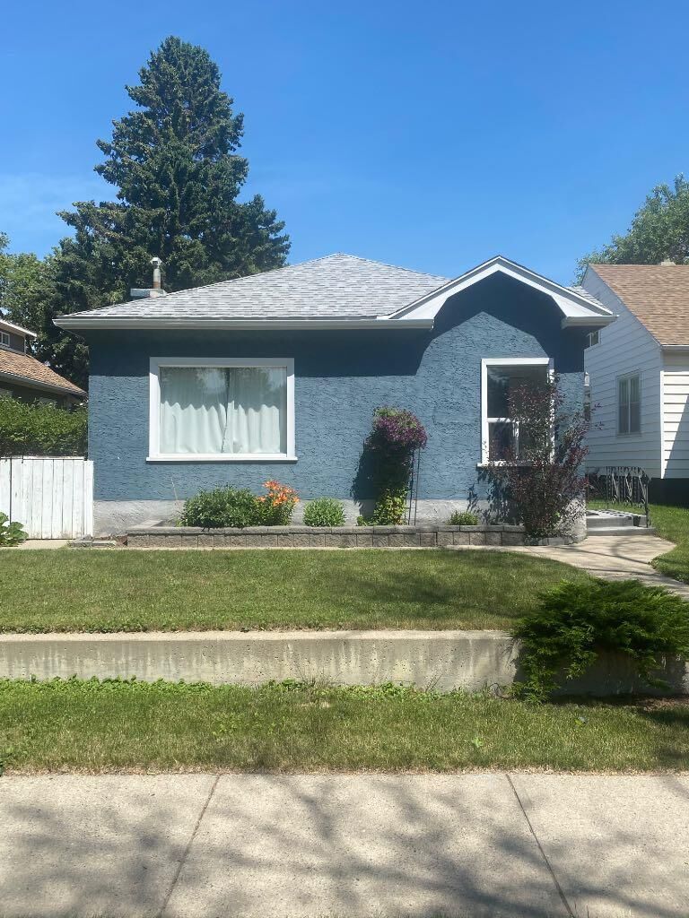 Property Photo:  1241 6 Avenue S  AB T1J 1A3 