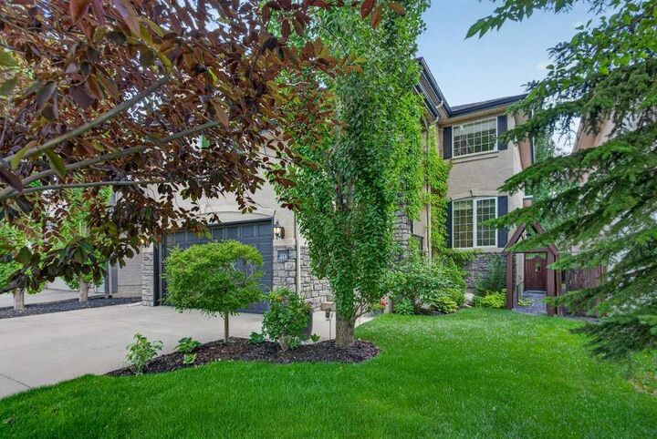 Property Photo:  40 Tuscany Glen Road NW  AB T3L 2T7 