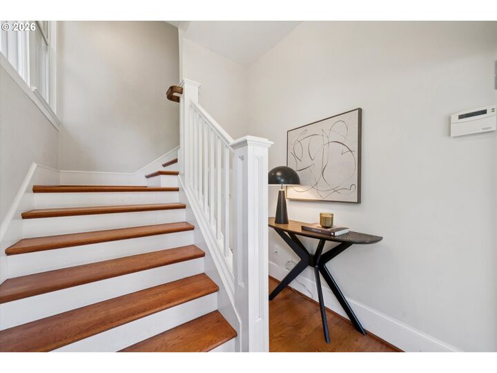 Property Photo: 2475 NW Northrup St OR 97210