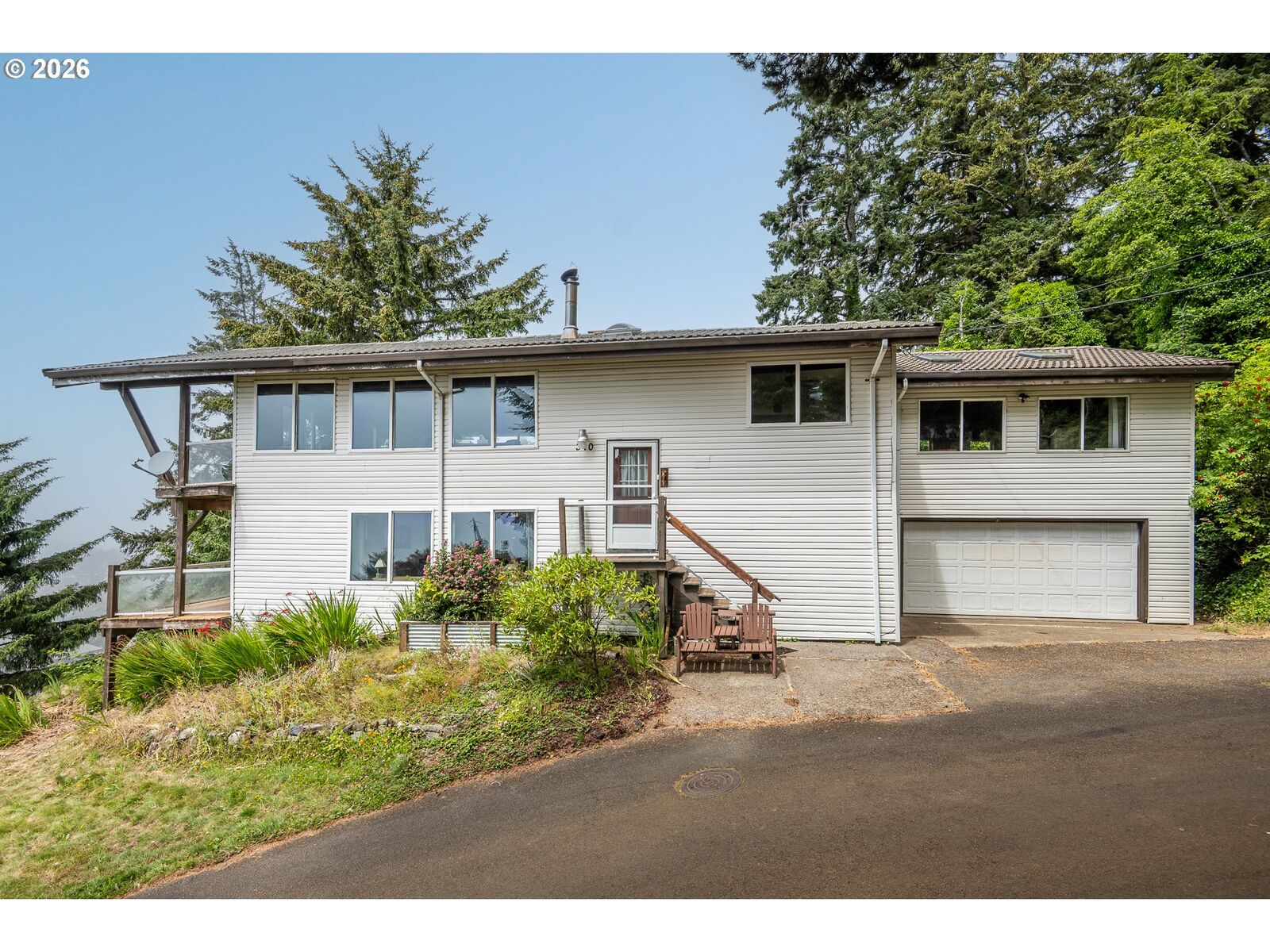 Property Photo:  340 NE Vista Terrace Ave  OR 97341 