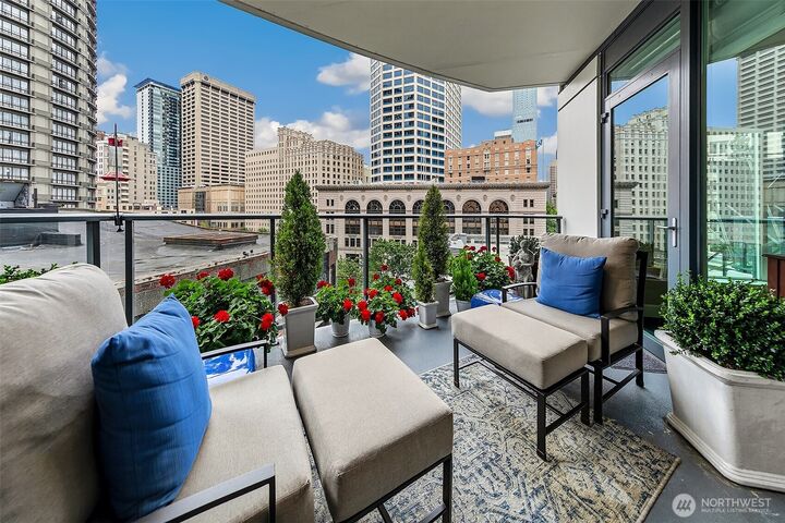 Property Photo:  1920  4th Avenue 408  WA 98101 