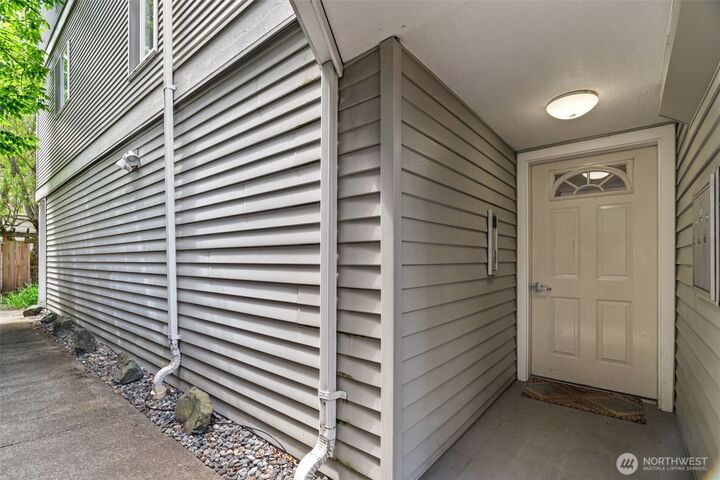 Property Photo: 323 N 48th Street C WA 98103