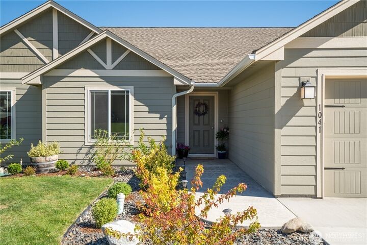 Property Photo:  1041  Sunny Brooke Lane  WA 98816 