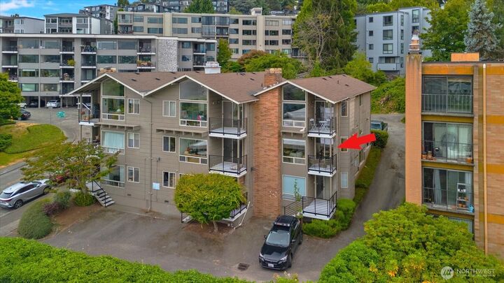 Property Photo:  3700 W 25th Place 201  WA 98199 