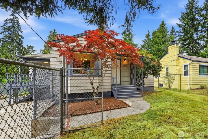 Property Photo:  10713  15th Avenue NE  WA 98125 