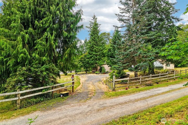 Property Photo: 9810 6th Avenue NW WA 98271