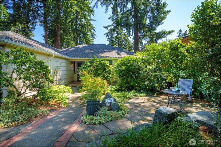 Property Photo: 6626 57th Avenue NE WA 98115