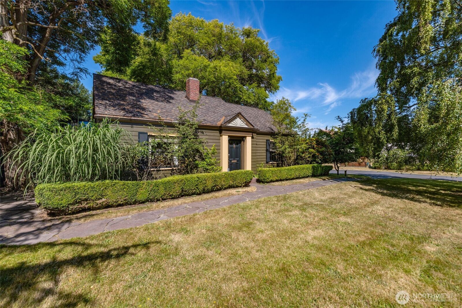 Property Photo:  579 SE Ely Street  WA 98277 