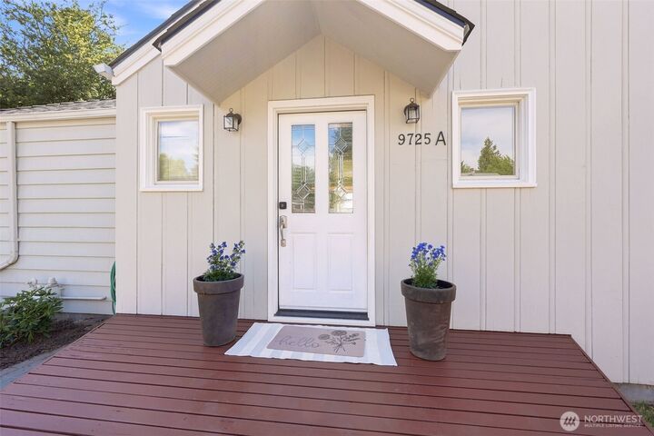Property Photo:  9725  Phinney Avenue N  WA 98103 