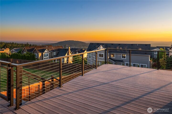 Property Photo:  7123  172nd Avenue SE  WA 98006 