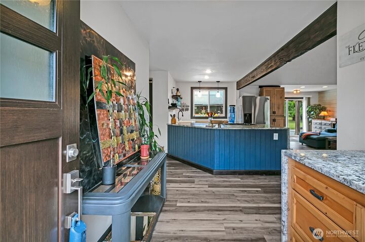 Property Photo: 406 1st Avenue E WA 98047
